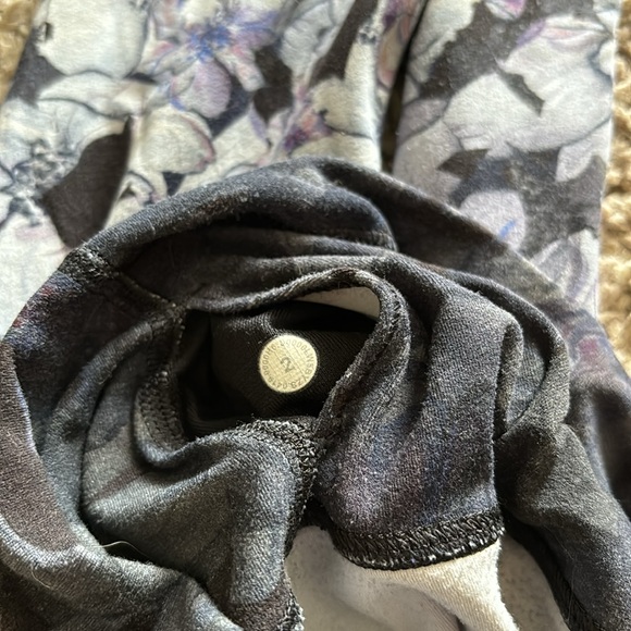 Lululemon align leggings purple floral size 2 - Picture 4 of 5